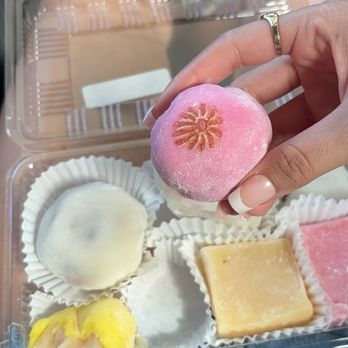 Two Ladies Kitchen - Brownie mochi - Bakeries Near Me - Hilo, Hawaii Two Ladies Kitchen - Brownie mochi - Bakeries Near Me - Hilo, Hawaii