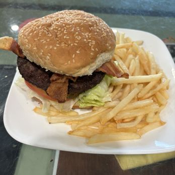 Sazon Oaxaqueño - Bacon cheese burguesa combo$14.99 - Breakfast & Brunch Near Me - Wildomar, California