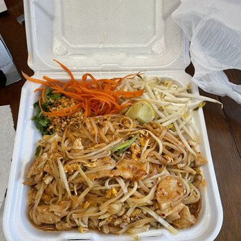 Wild Orchid - Chicken Pad Thai - Chinese Near Me - Maplewood, Minnesota