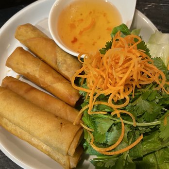 Pho Momma - 6 piece pork egg rolls - Noodles Near Me - Sacramento, California