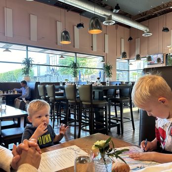 Cecilia - Inside - Breakfast & Brunch Near Me - Vancouver, Washington