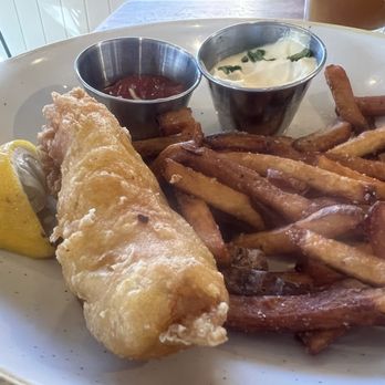 Monkeypod Kitchen - Fish and chips - New American Near Me - Lahaina, Hawaii