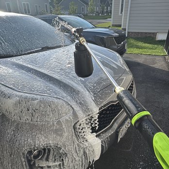 Casey's Precision Auto Detailing - Foam cannon pre-wash applied to a Kia Sorento - Auto Detailing Near Me Casey's Precision Auto Detailing - Foam cannon pre-wash applied to a Kia Sorento - Auto Detailing Near Me