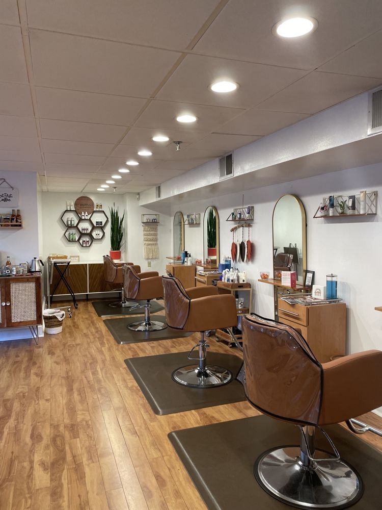 L.Method hair creators Logo