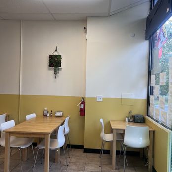 Sunflowers Cafe - Inside area - Salad Near Me - Alexandria, Virginia