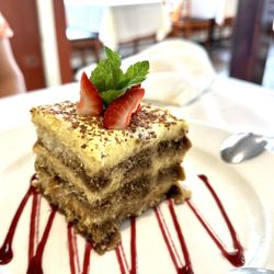 Bistro Mediterranean & Tapas Bar - Tiramisu