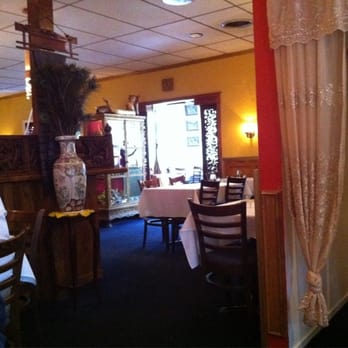 Royal Thai Restaurant - Cozy interiors - Thai Near Me - San Rafael, California Royal Thai Restaurant - Cozy interiors - Thai Near Me - San Rafael, California