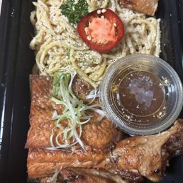 Garlic noodle with salmon