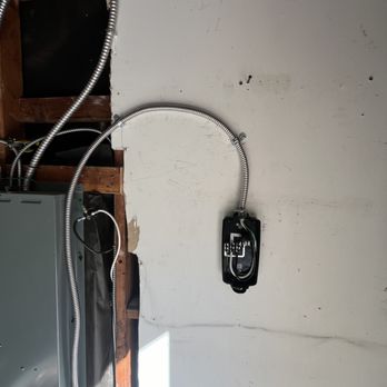 Bluplug Electrical Solutions - Electricians Near Me - Studio City, California Bluplug Electrical Solutions - Electricians Near Me - Studio City, California