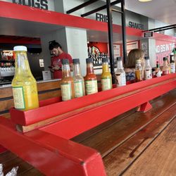 BUNS Burger Shop - Sauce station
