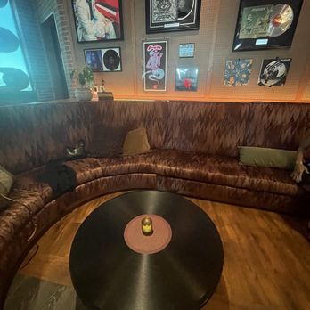 Vinyl Room - Lounges Near Me - Las Vegas, Nevada Vinyl Room - Lounges Near Me - Las Vegas, Nevada