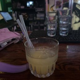 The bees knees on ice The bees knees on ice