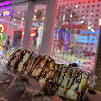 Sweet Sin Bakery & Cafe - Yum! - Desserts Near Me - Las Vegas, Nevada Sweet Sin Bakery & Cafe - Yum! - Desserts Near Me - Las Vegas, Nevada