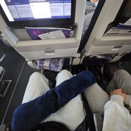 seat (leg room) seat (leg room)