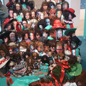 Hammer Museum - Heads w/ faces treated with blue & red so that when one wears the red/blue 3-D glasses, the faces start to project out. - Museums Near Me - Los Angeles, California Hammer Museum - Heads w/ faces treated with blue & red so that when one wears the red/blue 3-D glasses, the faces start to project out. - Museums Near Me - Los Angeles, California