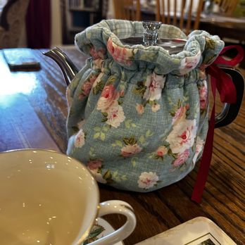 Granny Fi's - Teapot cozy - Bakeries Near Me - Aurora, Oregon