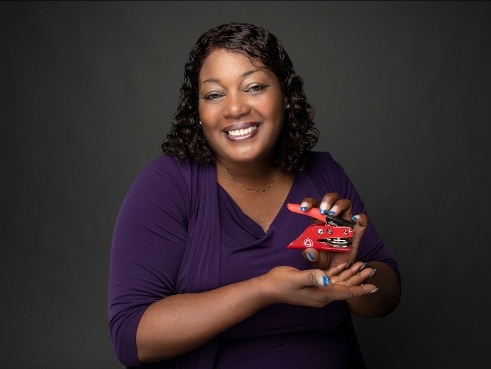 MISS NOTARY PUBLIC Updated August 2024 Dallas, Texas Notaries