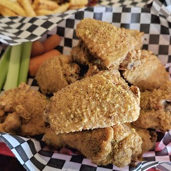 Eat ‘N Geaux Grill - Geaux Big Wings Dry Rub Lemon Pepper (FAVORITE) - Wraps Near Me - Baton Rouge, Louisiana