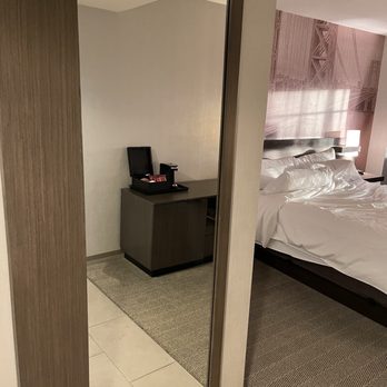 Teaneck Marriott at Glenpointe - Hotels Near Me - Teaneck, New Jersey