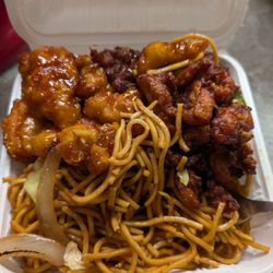 PanPan Wok - Orange chicken, spicy chicken, and chow mein