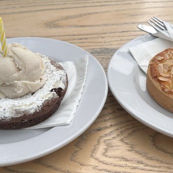 Zinqué - Flourless Chocolate Cake and Almond Apple Tarte - French Near Me - Malibu, California Zinqué - Flourless Chocolate Cake and Almond Apple Tarte - French Near Me - Malibu, California