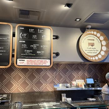 Salt & Straw - Front area - Ice Cream & Frozen Yogurt Near Me - San Francisco, California Salt & Straw - Front area - Ice Cream & Frozen Yogurt Near Me - San Francisco, California