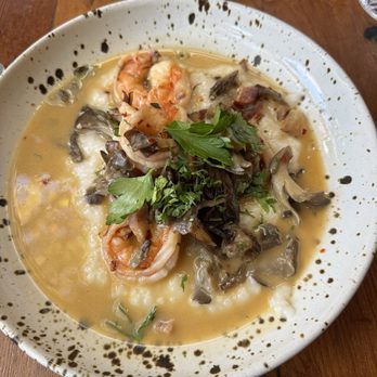 Manuela - Shrimp N Grits - New American Near Me - Los Angeles, California Manuela - Shrimp N Grits - New American Near Me - Los Angeles, California