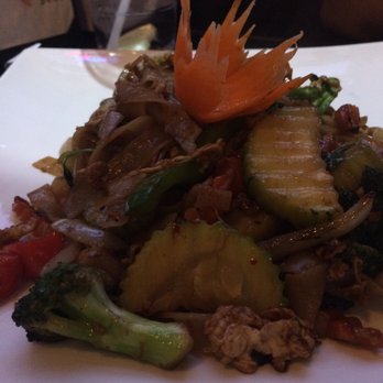 Pop Thai Restaurant - Drunken Noodles - Thai Near Me - Orlando, Florida Pop Thai Restaurant - Drunken Noodles - Thai Near Me - Orlando, Florida