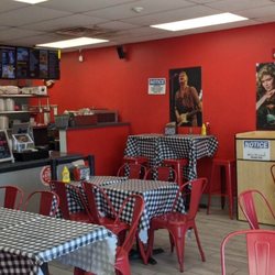 30 Burgers - Interior with 80s movie posters