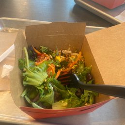 Low calorie warm salad-box, mixed with lectures, Tofu, mixed seeds and vegetables Low calorie warm salad-box, mixed with lectures, Tofu, mixed seeds and vegetables