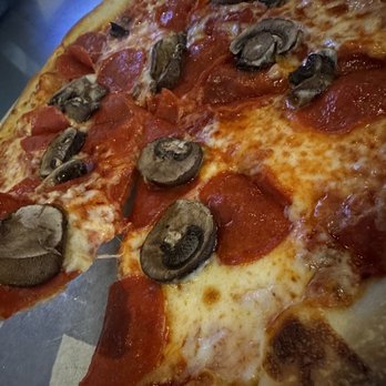 Yard House - 1/2 off select apps + pizza - Vegetarian Near Me - Burbank, California Yard House - 1/2 off select apps + pizza - Vegetarian Near Me - Burbank, California
