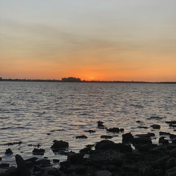 Edgewater Drive Park - Best sunset spot in Clearwater/Dunedin - Parks Near Me - Clearwater, Florida Edgewater Drive Park - Best sunset spot in Clearwater/Dunedin - Parks Near Me - Clearwater, Florida