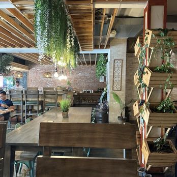Farm Table - Inside - Breakfast & Brunch Near Me - Van Nuys, California