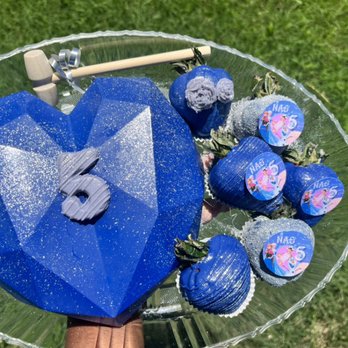 350 Manna - Birthday Breakable Heart and 6 Berries - Caterers Near Me