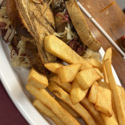 Canal Street Diner - Reuben with steak fries