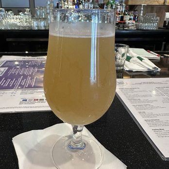 Robin Hood Brewing - At Camp Session IPA - Pizza Near Me - Bellefonte, Pennsylvania