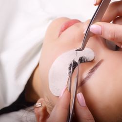 K&V Lash Studio