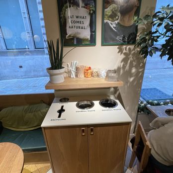 Farmer J - Thoughtful sustainability built in. - Salad Near Me - London, XGL