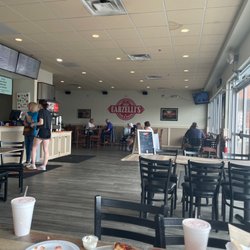 Garzelli's Pub & Pizza - Inside restaurant