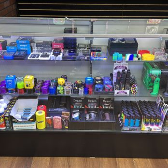 THUNDER TOBACCO AND VAPOR - Updated May 2026 - 20 Photos - 1206 West Maumee  St, Angola, Indiana - Vape Shops - Phone Number
