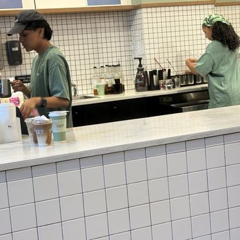 Blank Street Coffee - Coffee & Tea Near Me - New York, New York