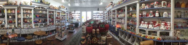 Grannie's Cookie Jars & Ice Cream Parlor by null