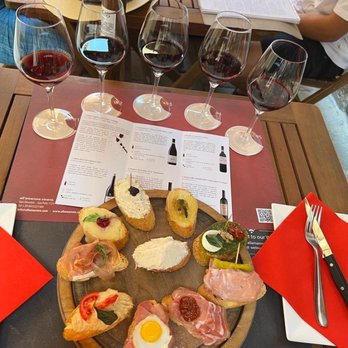 All'Amarone Wine Tasting - 10 Cicchetti and Italian Regions Flight - Wine Bars Near Me - Venezia, VE All'Amarone Wine Tasting - 10 Cicchetti and Italian Regions Flight - Wine Bars Near Me - Venezia, VE