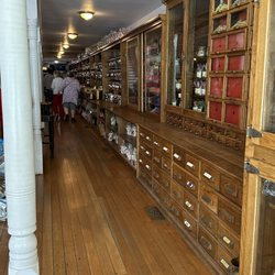 Sweet Palace - Beautiful Store Candy on both sides