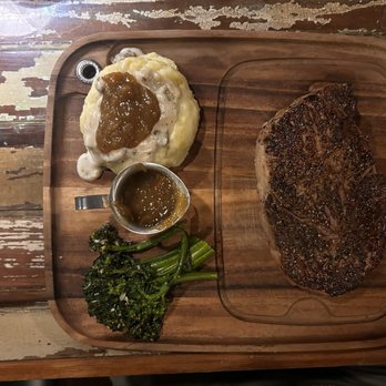 Common Restaurant  - The Ribeye Steak - Cocktail Bars Near Me - Savannah, Georgia