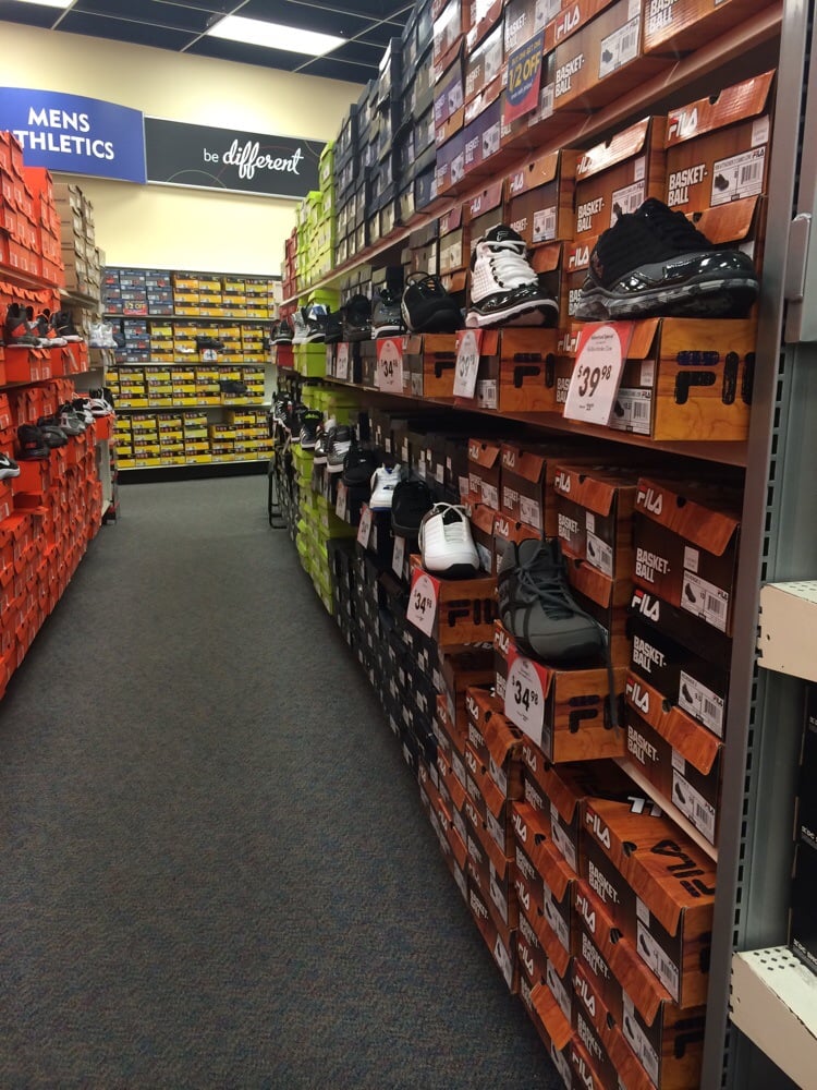 SHOE CARNIVAL Updated May 2024 3211 E Central Texas Expy, Killeen