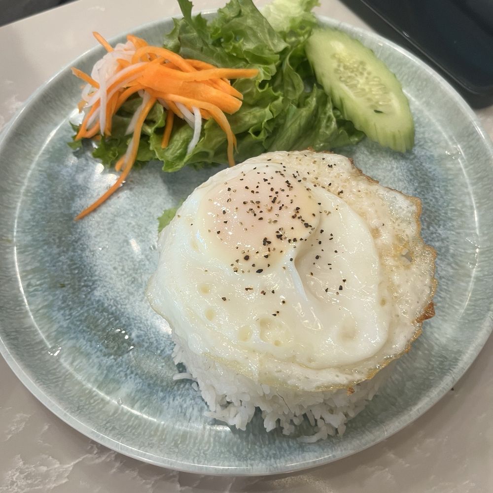 Lantern Vietnamese Kitchen - Shaken beef, this is the rice with egg over it and salad. - Breakfast & Brunch Near Me - Rancho Cucamonga, California Lantern Vietnamese Kitchen - Shaken beef, this is the rice with egg over it and salad. - Breakfast & Brunch Near Me - Rancho Cucamonga, California