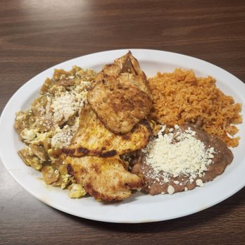 El Paisano - Chilaquiles y pollo - Mexican Near Me - Redwood City, California