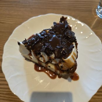 Alobar Downtown - Banana cream pie - Bars Near Me - Toronto, Ontario