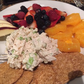 Harris Ranch - Chicken & fruit salad! - Hotels Near Me - Coalinga, California